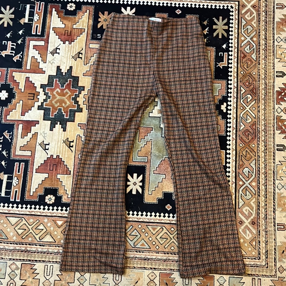 Urban Outfitters ankle length flare, plaid pants. Adorable!